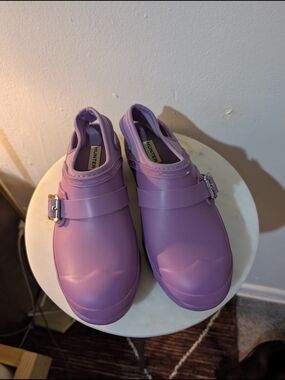 Hunter Lavender Slip-On Clogs with Buckle Detail